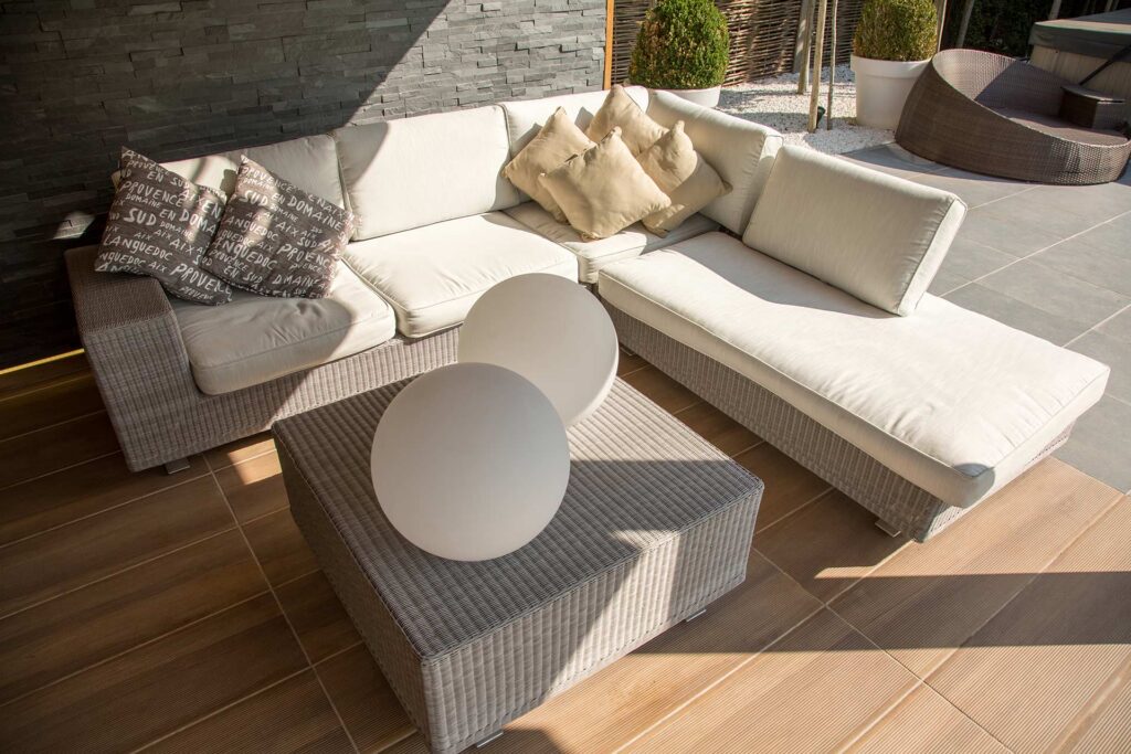 Moderne villa met zwembad en stijlvolle buitenruimte